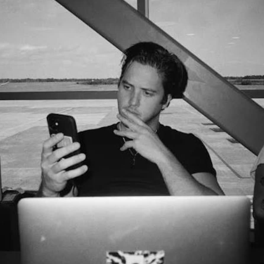 Working from the airport, black and white